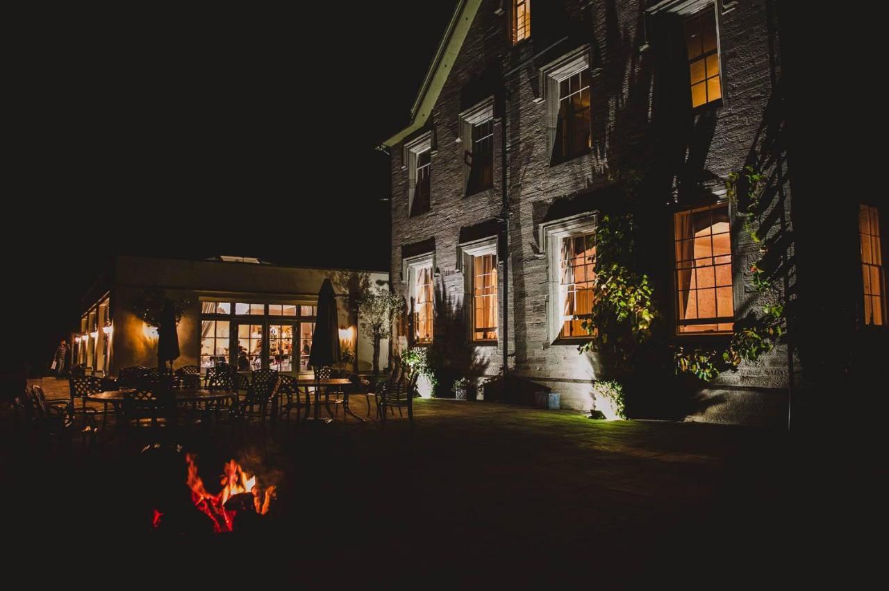 Отель Longville House Upper Welson Экстерьер фото