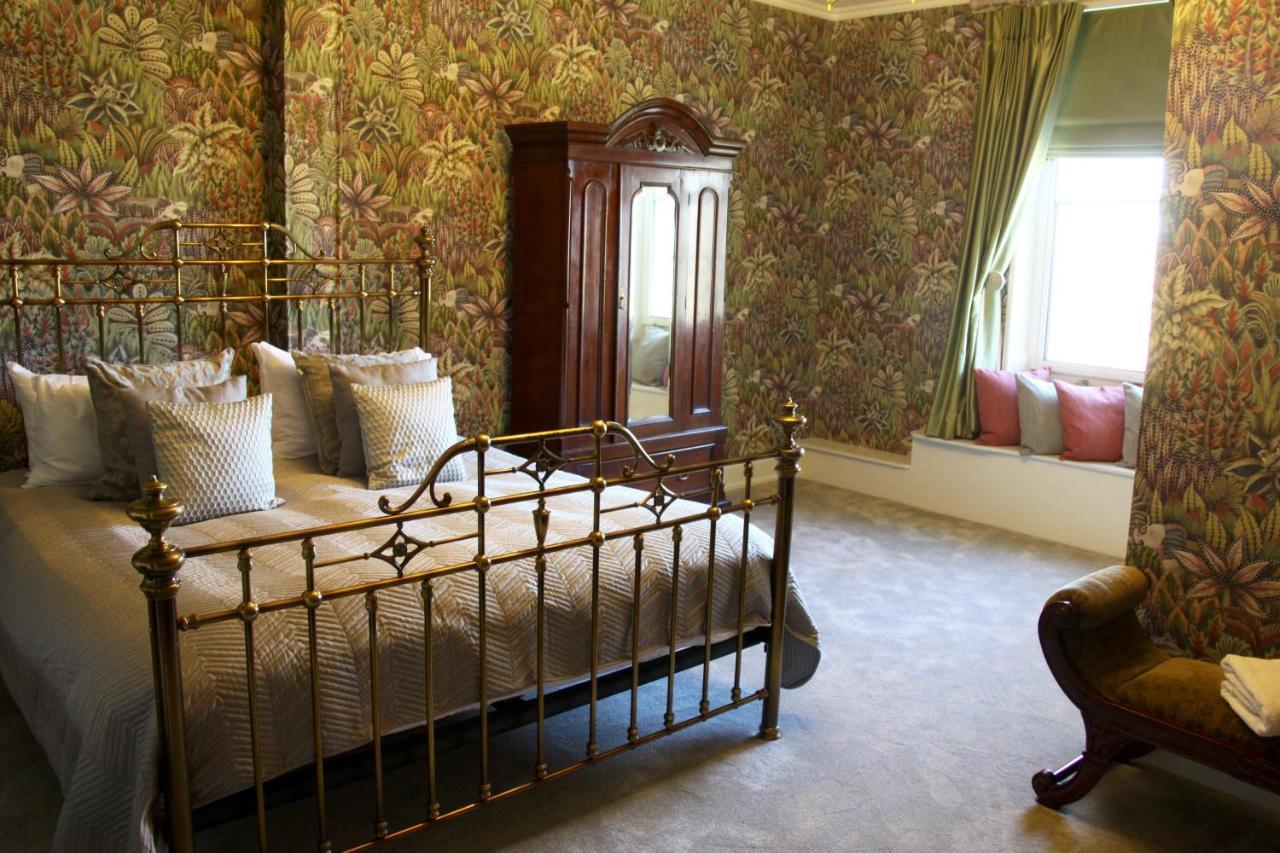 Отель Longville House Upper Welson Экстерьер фото