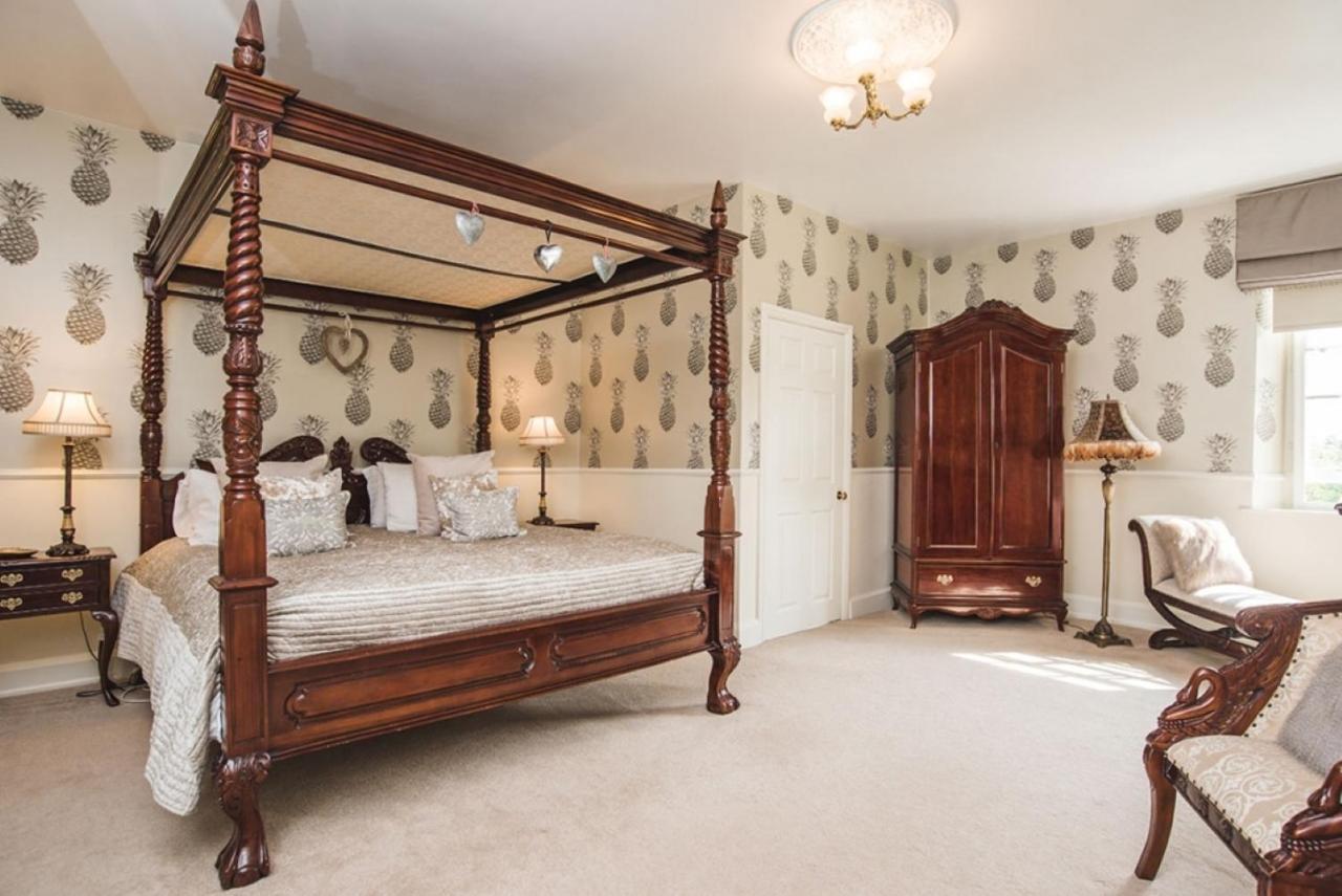 Отель Longville House Upper Welson Экстерьер фото