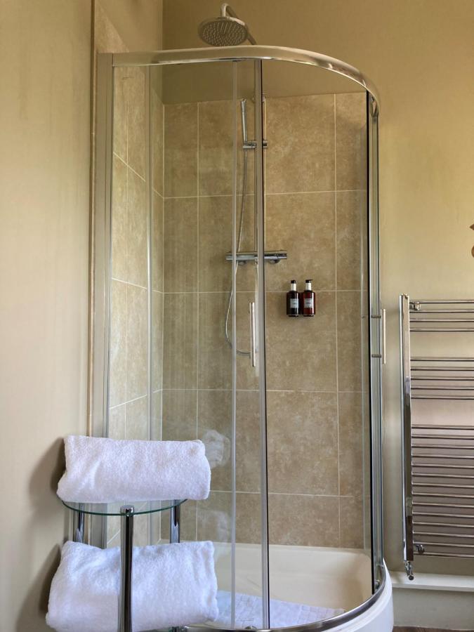 Отель Longville House Upper Welson Экстерьер фото