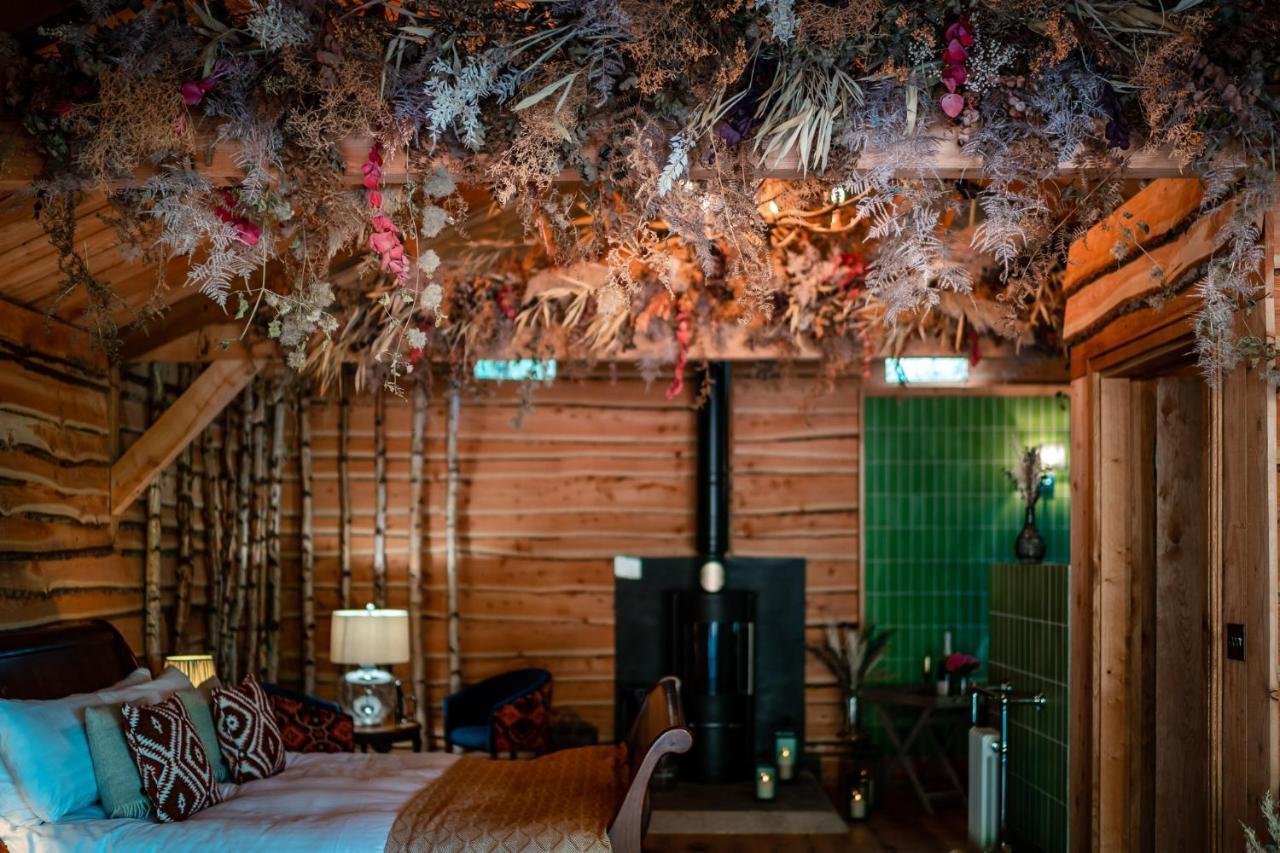 Отель Longville House Upper Welson Экстерьер фото