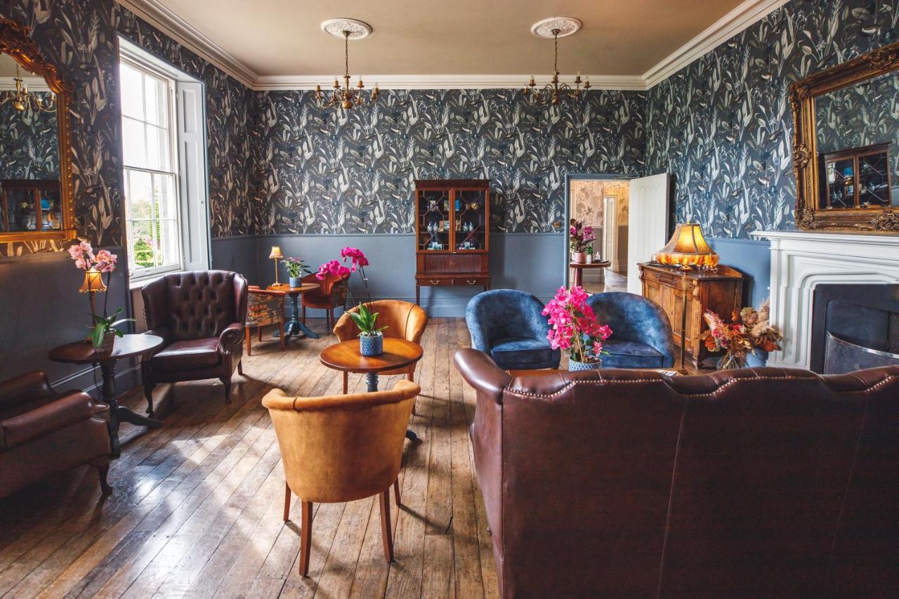 Отель Longville House Upper Welson Экстерьер фото